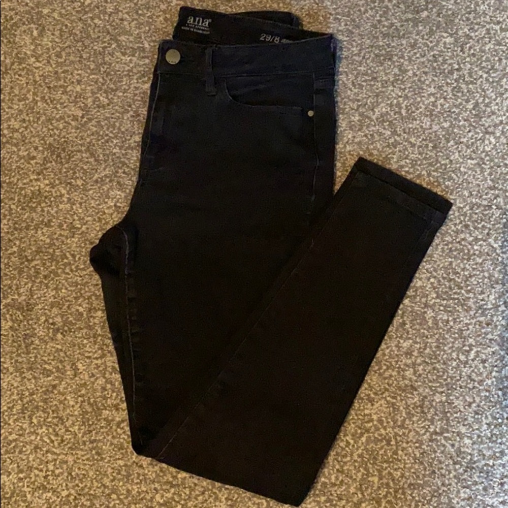 Women’s black jeggings